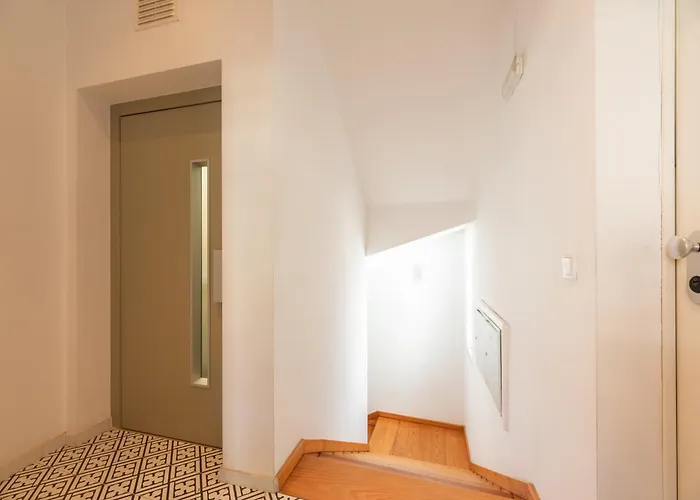Baixa Chiado 2 Bedroom Duplex With Ac Elevator Lisbon