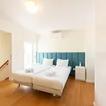Baixa Chiado 2 Bedroom Duplex With Ac Elevator Apartment