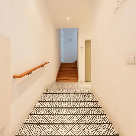 Baixa Chiado 2 Bedroom Duplex With Ac Elevator