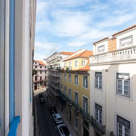 Baixa Chiado 2 Bedroom Duplex With Ac Elevator Lägenhet
