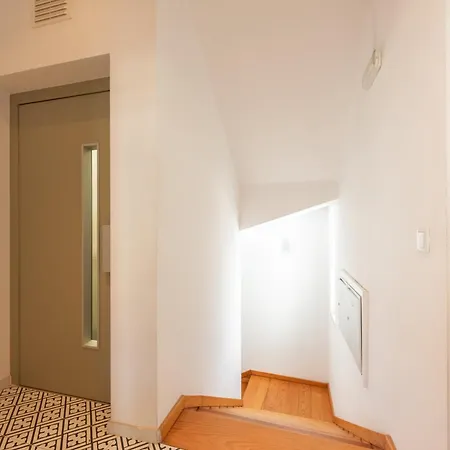 Baixa Chiado 2 Bedroom Duplex With Ac Elevator Lisbon