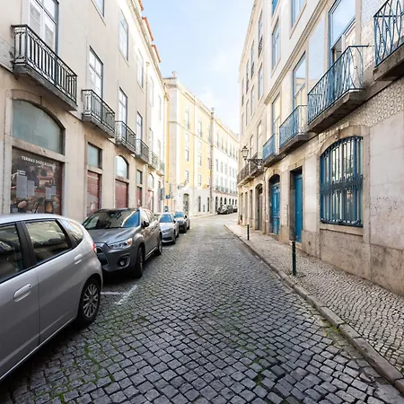 Baixa Chiado 2 Bedroom Duplex With Ac Elevator *