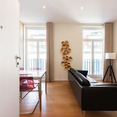 Baixa Chiado 2 Bedroom Duplex With Ac Elevator Lägenhet