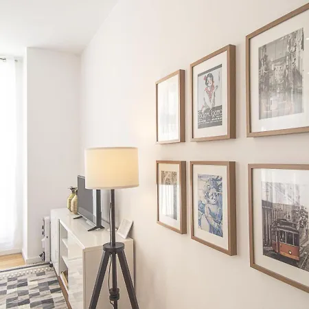 Baixa Chiado 2 Bedroom Duplex With Ac Elevator * Лісабон