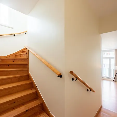 Baixa Chiado 2 Bedroom Duplex With Ac Elevator * Лісабон