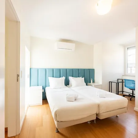 Апартаменти Baixa Chiado 2 Bedroom Duplex With Ac Elevator *